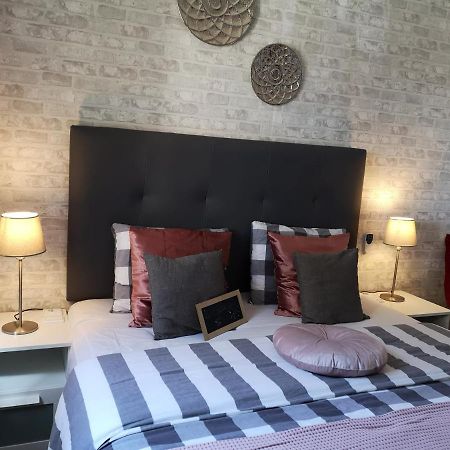 Casa Jetizo Bed & Breakfast ออนตินเยนต์ ภายนอก รูปภาพ