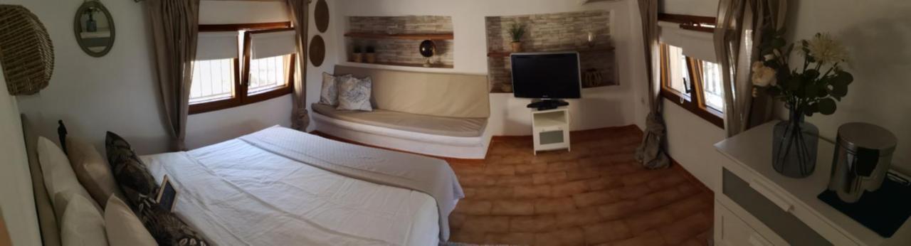 Casa Jetizo Bed & Breakfast ออนตินเยนต์ ภายนอก รูปภาพ